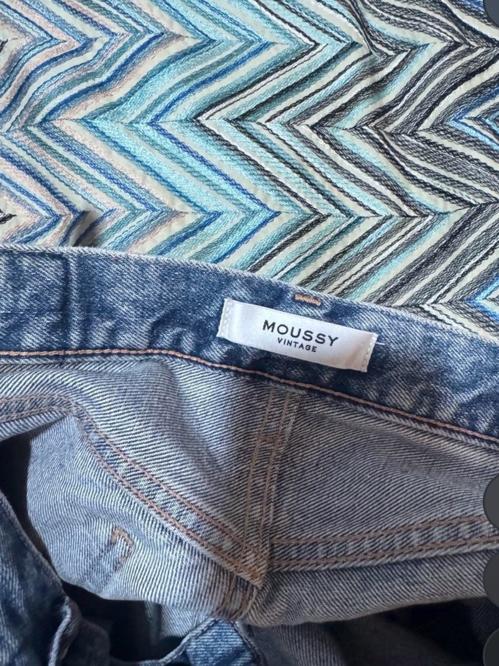 Moussy Light Blue Distressed Boyfriend Jeans - Picture 4 of 6